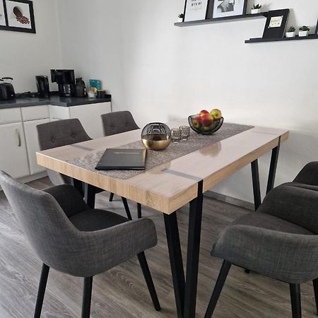 Ferienwohnung Am See Dillich - Ruhige Lage - Eigener Garten - Direkt Neben Einem Natursee Borken  Εξωτερικό φωτογραφία