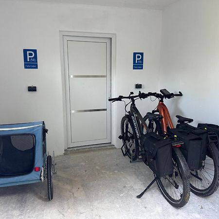 Ferienwohnung Am See Dillich - Ruhige Lage - Eigener Garten - Direkt Neben Einem Natursee Borken  Εξωτερικό φωτογραφία