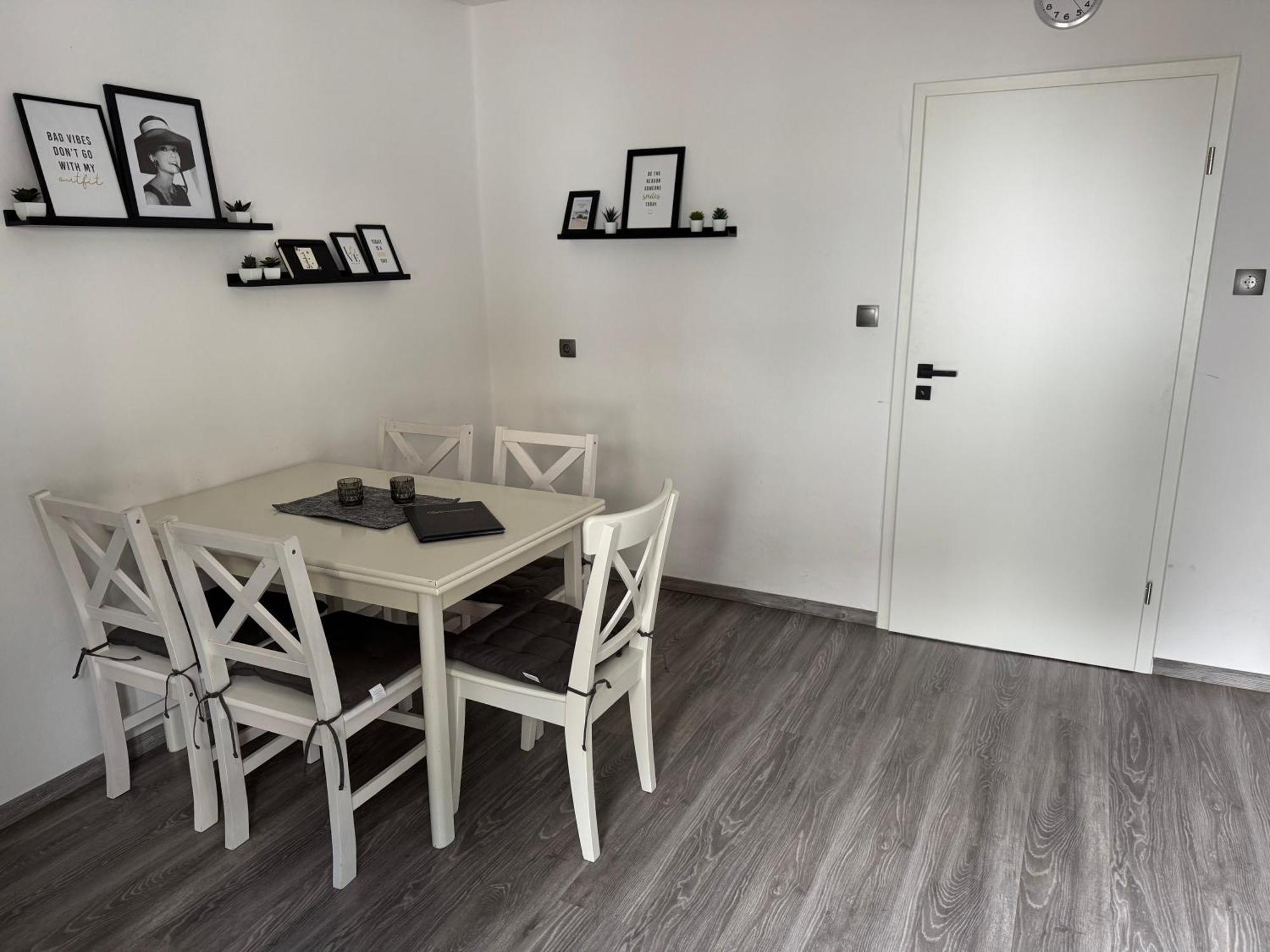 Ferienwohnung Am See Dillich - Ruhige Lage - Eigener Garten - Direkt Neben Einem Natursee Borken  Εξωτερικό φωτογραφία
